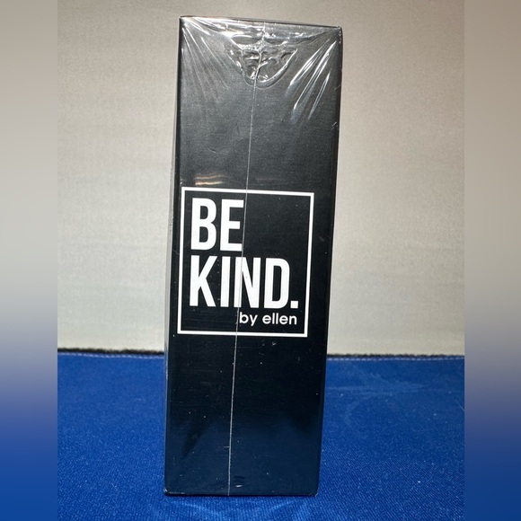 Be Kind by Ellen Wireless Earbuds - Picture 3 of 4